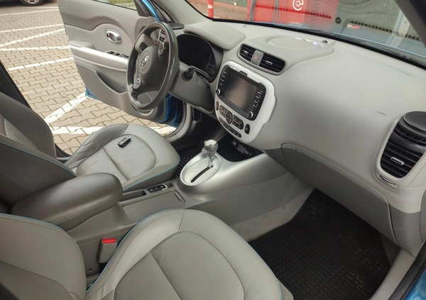 Kia Soul cena 47400 przebieg: 117500, rok produkcji 2017 z Szczecin małe 137